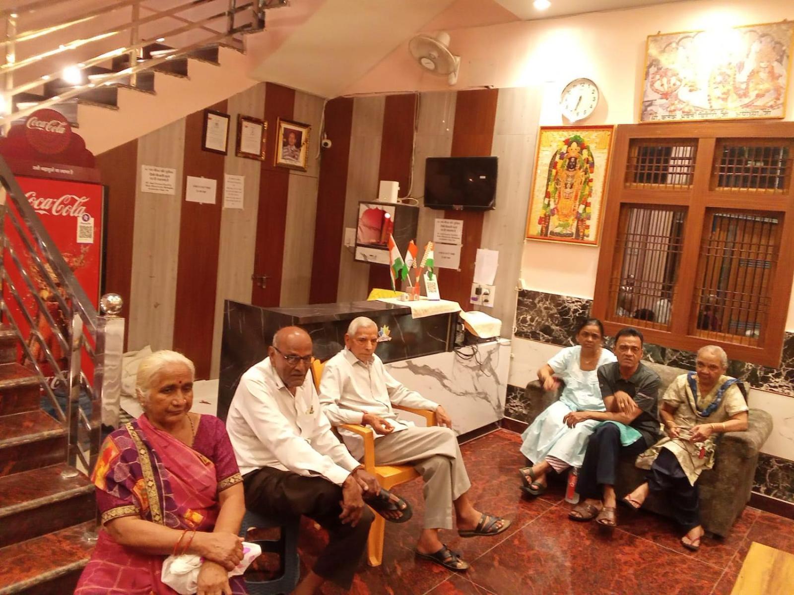 Kaka Guest House Ayodhya Buitenkant foto
