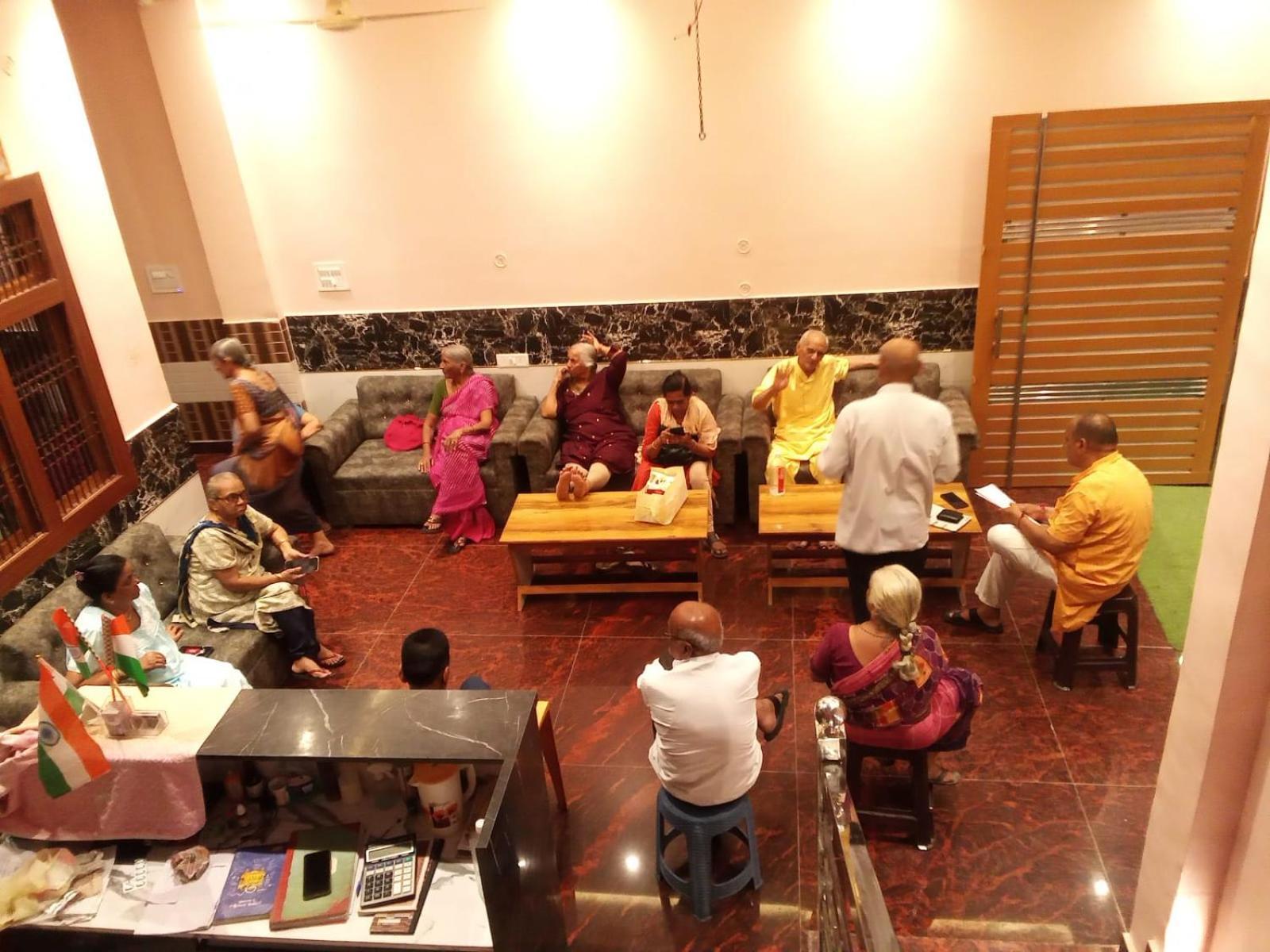 Kaka Guest House Ayodhya Buitenkant foto